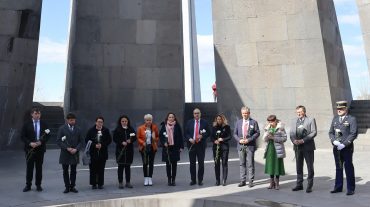 Ֆրանսիայի Ազգային ժողովի Ֆրանսիա-Հայաստան բարեկամական խումբն այցելել են Հայոց ցեղասպանության հուշահամալիր