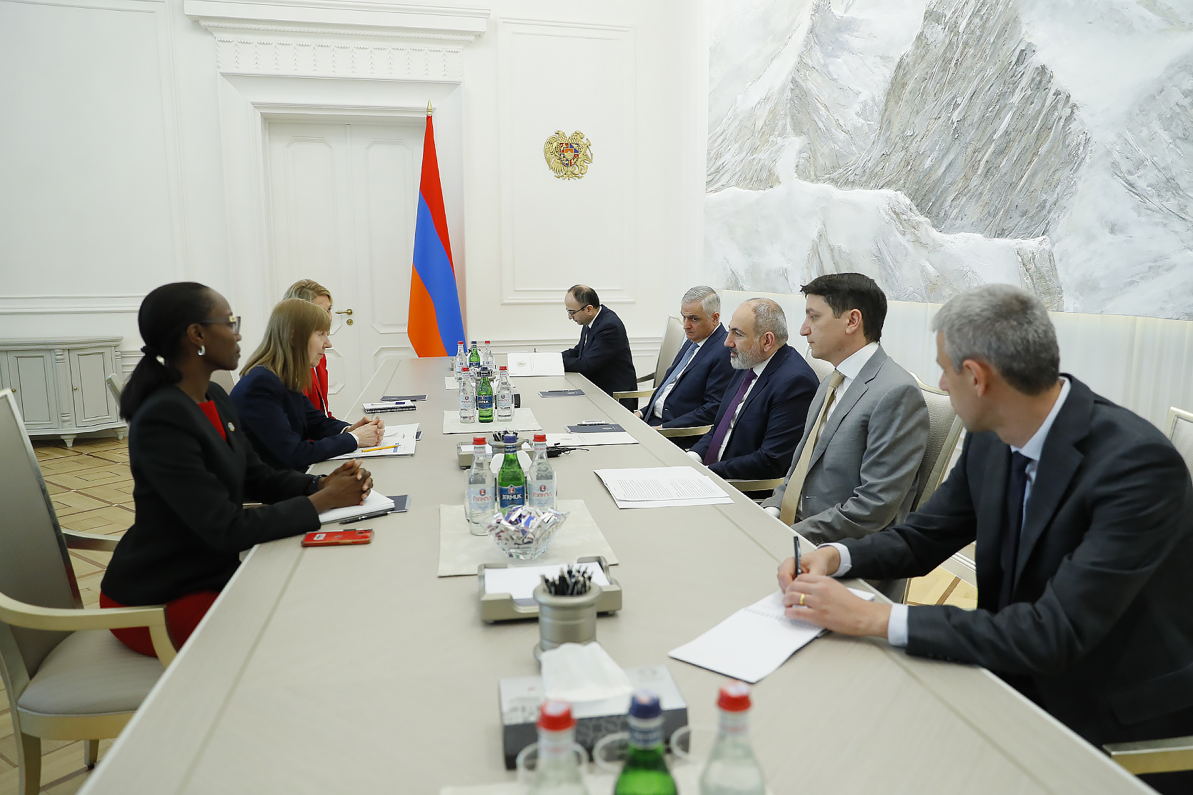 Վարչապետն ընդունել է ՀԲ Եվրոպայի և Կենտրոնական Ասիայի տարածաշրջանի փոխնախագահին