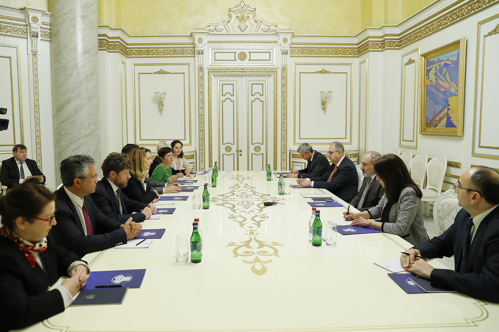 Վարչապետն ընդունել է Ֆրանսիա-Հայաստան միջխորհրդարանական բարեկամական խմբի նախագահի գլխավորած պատվիրակությանը
