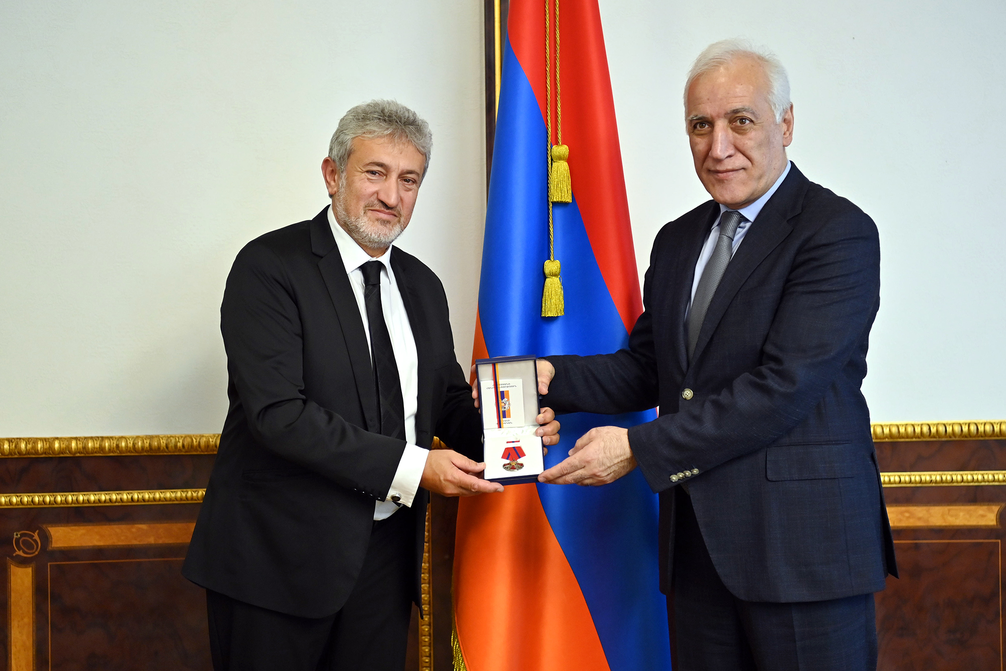 Նախագահը բարձր պարգև է հանձնել աստղաֆիզիկոս, «Սթարմուսի» համահիմնադիր Գարիկ Իսրայելյանին