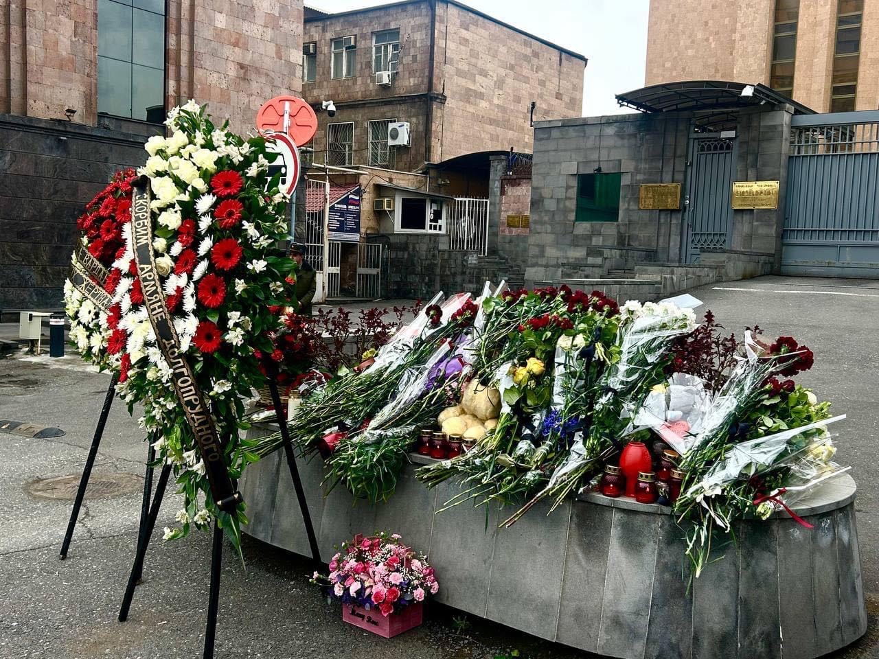Ռուս-հայկական երիտասարդական միությունը հարգել է Մոսկվայի մարզում տեղի ունեցած ահաբեկչության զոհերի հիշատակը