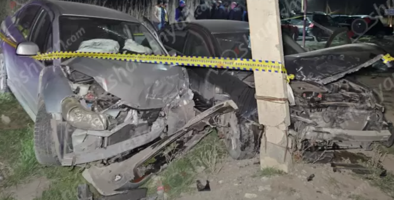 Ավտովթար՝ Արարատի մարզում․ բախվել են «Nissan Teana»-ն ու «Suzuki»-ն․ կա 4 տուժած