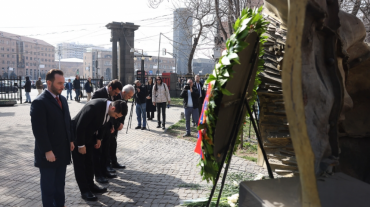 Ալեն Սիմոնյանը և «Քաղաքացիական պայմանագիր» խմբակցության պատգամավորները հարգանքի տուրք են մատուցել մարտի 1-ի զոհերի հիշատակին