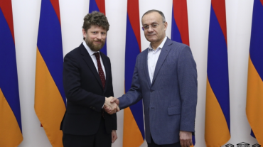 ԱԺ «Հայաստան» խմբակցության ղեկավար Սեյրան Օհանյանն ընդունել է ՀՀ-ում Ֆրանսիայի դեսպանին