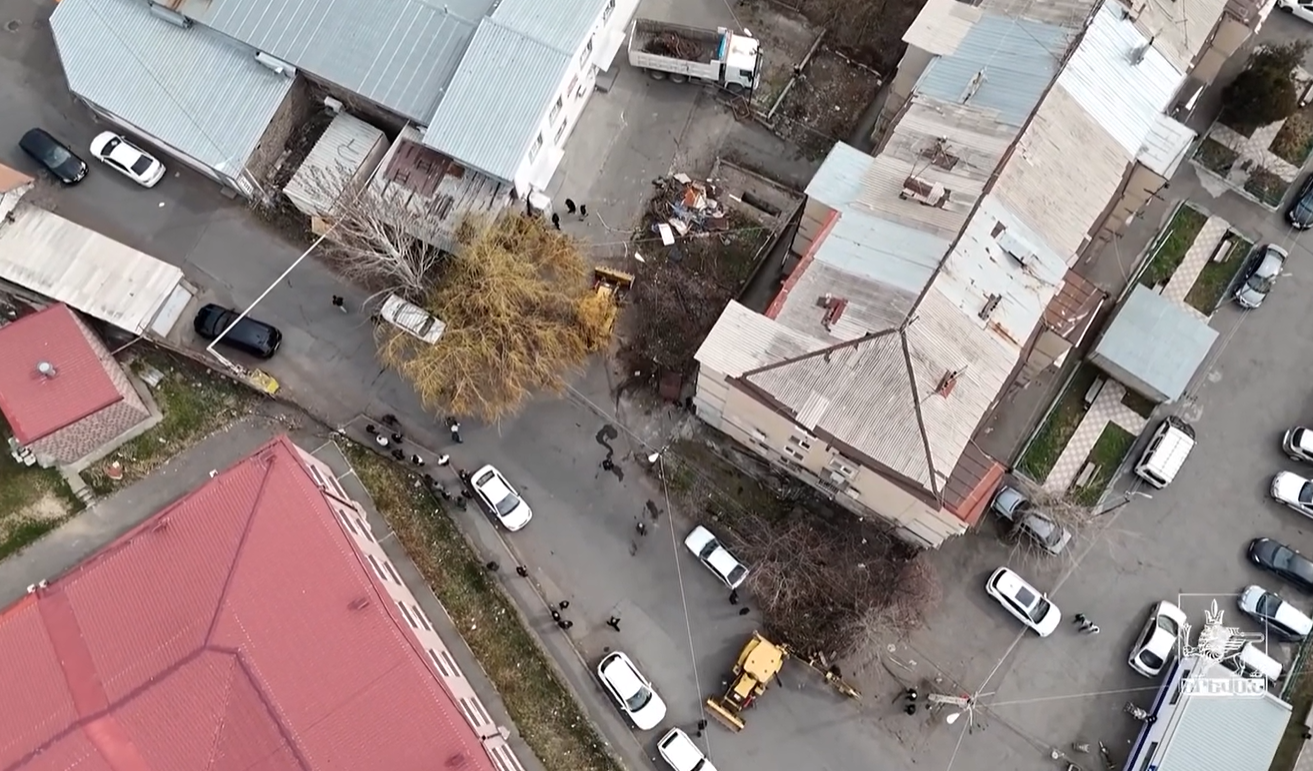 Քանաքեռ-Զեյթուն վարչական շրջանում ապամոնտաժվել են ապօրինի ցանկապատեր ու կրպակներ