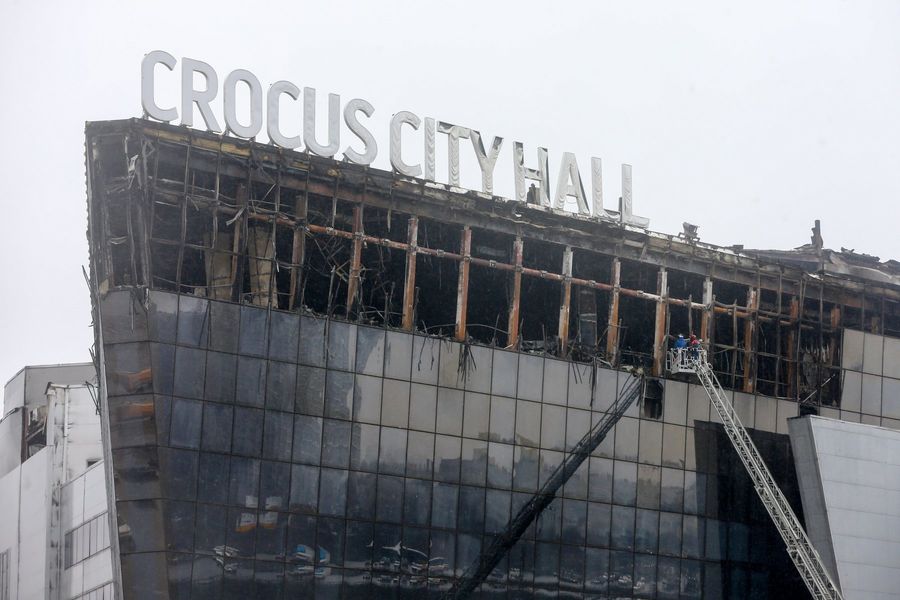 Ահաբեկչությունից հետո Crocus City Hall-ի ավերակները մաքրվում են ձեռքով