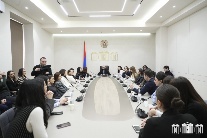 Արթուր Հովհաննիսյանը հանդիպել է ԵՊՀ միջազգային հարաբերությունների ֆակուլտետի ուսանողների հետ
