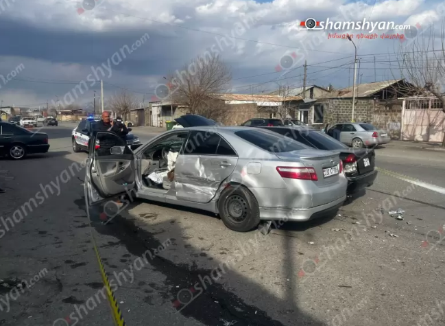 Վաղարշապատում բախվել են «Mercedes»-ը, «Toyota Corolla»-ն ու «Hyundai Sonata»-ն․ կա վիրավոր