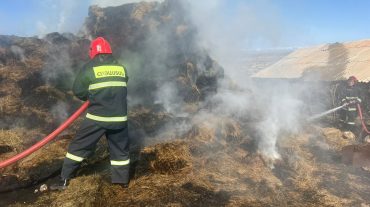 Գանձակ գյուղում այրվում է խոտի դեզ