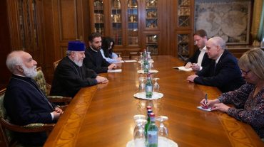 Ամենայն Հայոց Կաթողիկոսն ընդունել է ՀՀ-ում Ավստրալիայի դեսպանին