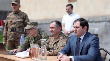 Սուրեն Պապիկյանը հետևել է ԶՈՒ բարձրագույն և ավագ սպայական կազմերի հերթական խմբի ատեստավորման գործընթացին