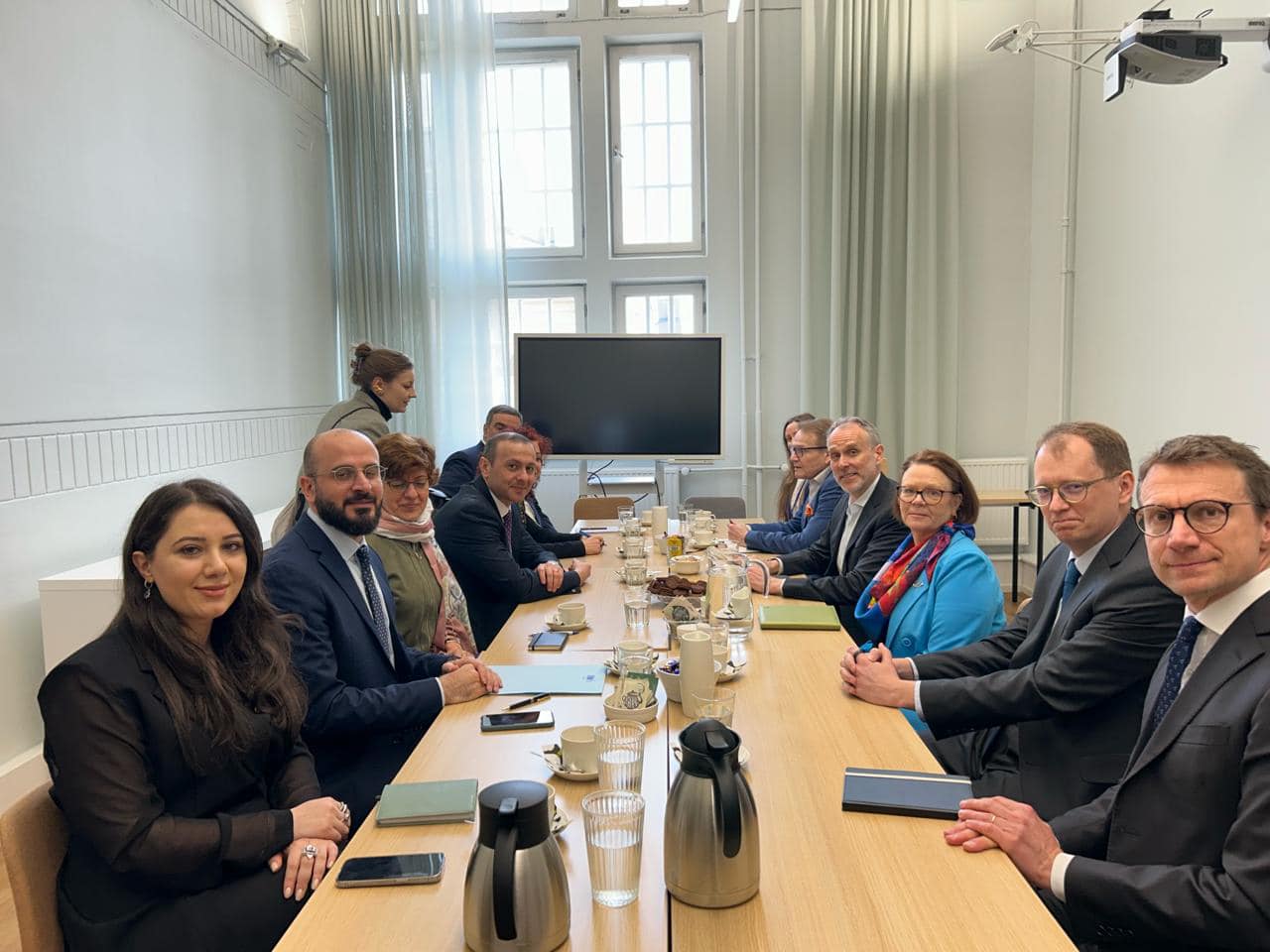 ԱԽ քարտուղարը հանդիպել է Մարտի Ահտիսաարի խաղաղության հիմնադրամի ներկայացուցիչների հետ