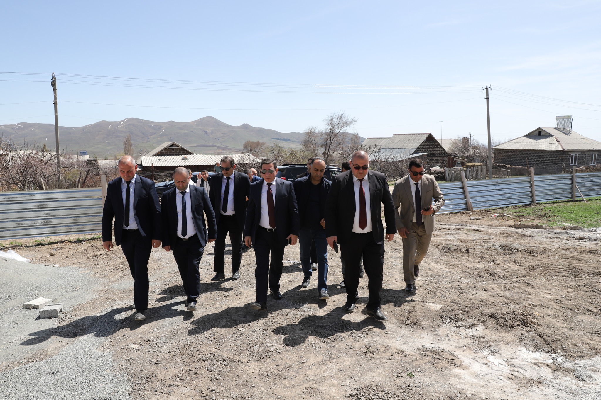 Քաղաքաշինության կոմիտեի նախագահը և Շիրակի մարզպետն այսօր շրջայց են կատարել մարզի մի շարք շինհրապարակներում