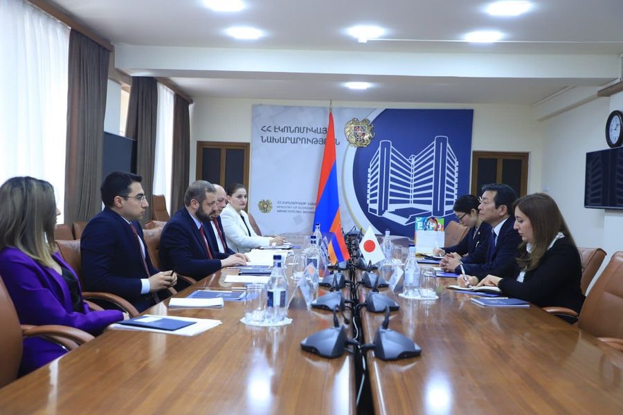 Էկոնոմիկայի նախարարն ընդունել է Ճապոնիայի դեսպանին