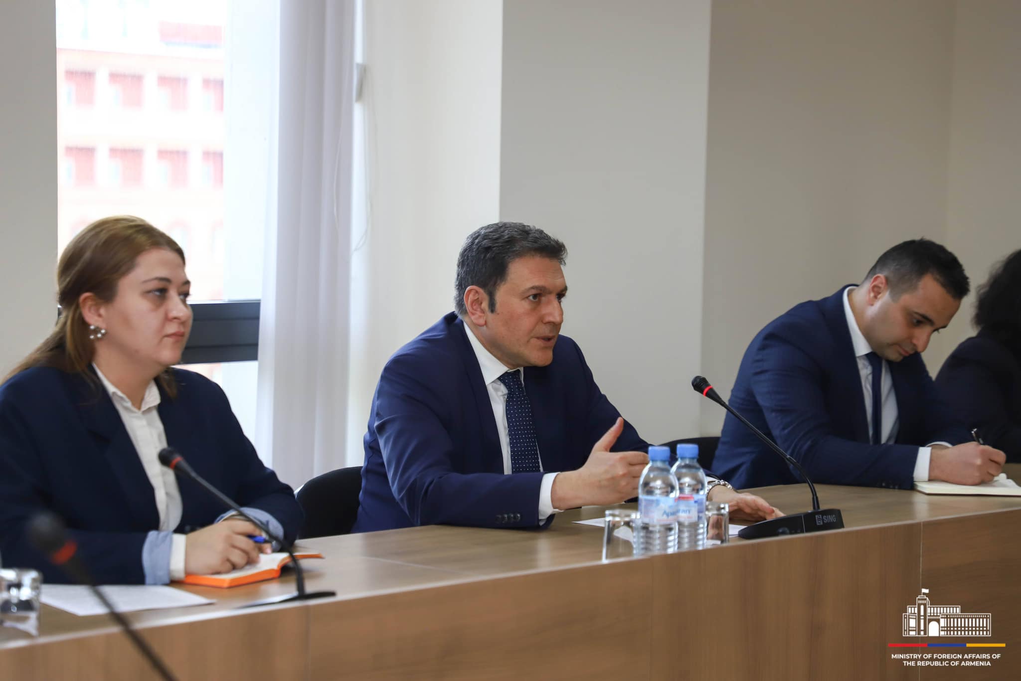 Պարույր Հովհաննիսյանը հանդիպել է Ֆրանսիայի Սենատի Ֆրանսիա-Հայաստան բարեկամական խմբի նախագահ Ժիլբեր-Լյուկ Դըվինազի ղեկավարած պատվիրակության հետ