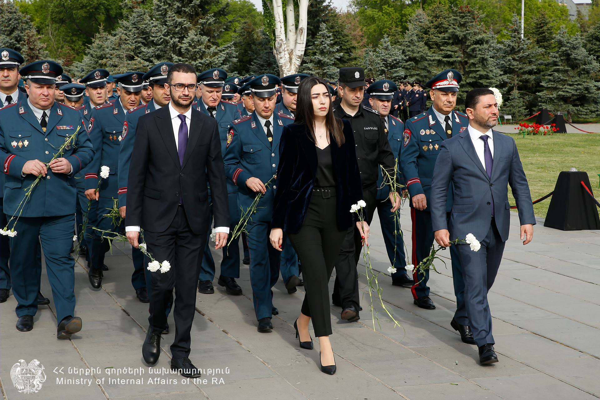 ՆԳՆ ու ենթակա ծառայությունների ղեկավարությունն այցելել է Ծիծեռնակաբերդի հուշահամալիր