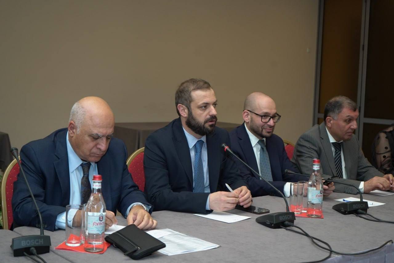 Գևորգ Պապոյանը հանդիպել է Հայաստանի արդյունաբերողների և գործարարների միության խորհրդի անդամների հետ
