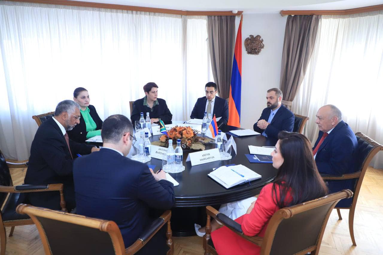 Գևորգ Պապոյանն ընդունել է Հարավաֆրիկյան Հանրապետության արտակարգ և լիազոր դեսպանին