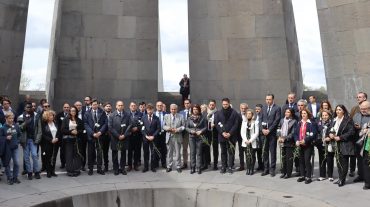 Ֆրանսիայի Բուշ-Դյու-Ռոն դեպարտամենտի և Էքս-Մարսել-Պրովանս մետրոպոլի նախագահ Մարտին Վասալի գլխավորած պատվիրակությունն այցելել է Հայոց ցեղասպանության հուշահամալիր