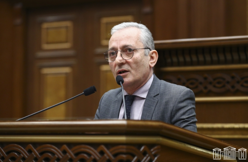 Քննարկվել են «Պետական պաշտոններ և պետական ծառայության պաշտոններ զբաղեցնող անձանց վարձատրության մասին» օրենքում փոփոխությունները