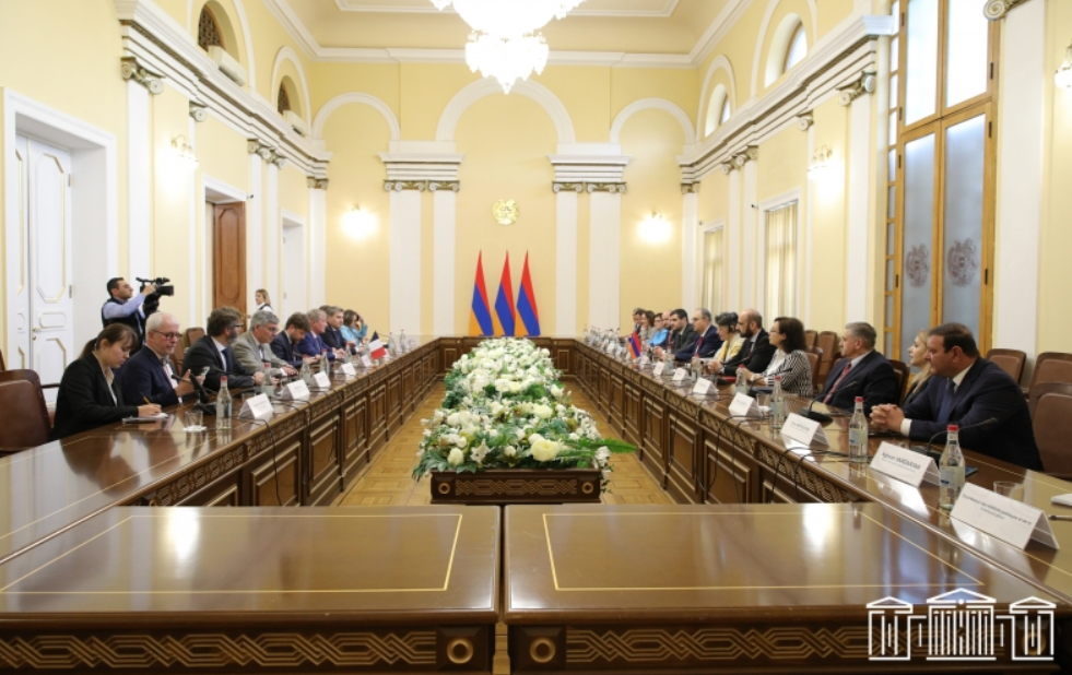 ԱԺ Հայաստան-Ֆրանսիա բարեկամական խումբը հանդիպել է ֆրանսիացի գործընկերների հետ
