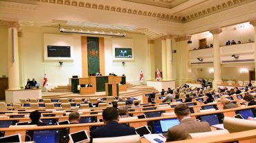 Վրաստանի խորհրդարանը շարունակել է օտարերկրյա գործակալների մասին օրինագծի քննարկումը