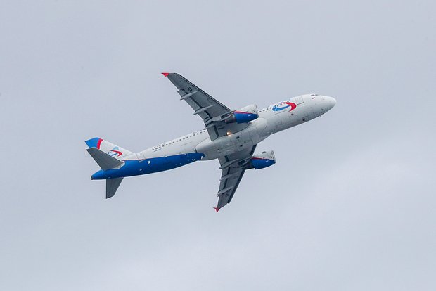 Բորտուղեկցորդուհու հեռախոսը հալեցրել է ռուսական ինքնաթիռի հատակը