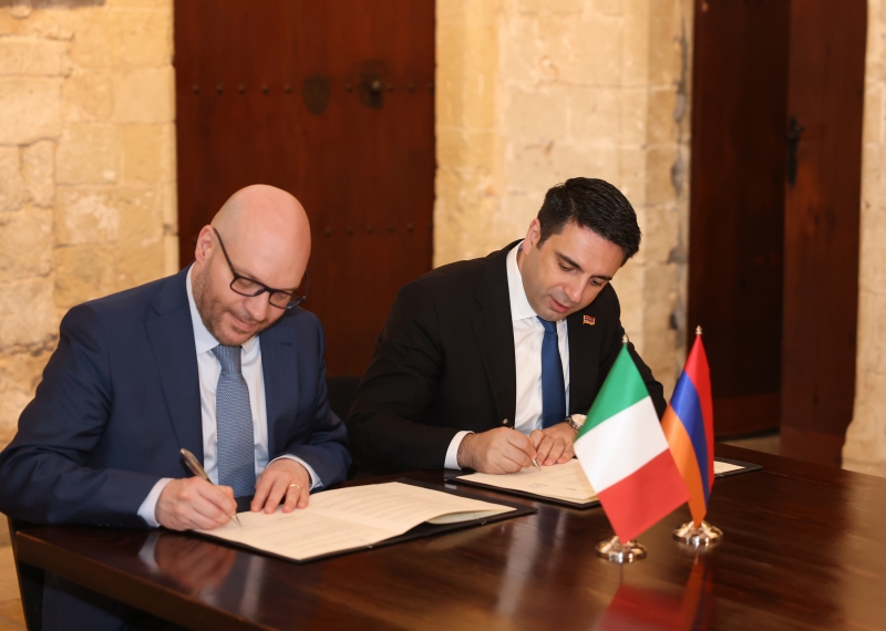 Ալեն Սիմոնյանն ու Լորենցո Ֆոնտանան ստորագրել են Հայաստանի և Իտալիայի խորհրդարանների համագործակցության վերաբերյալ արձանագրությունը