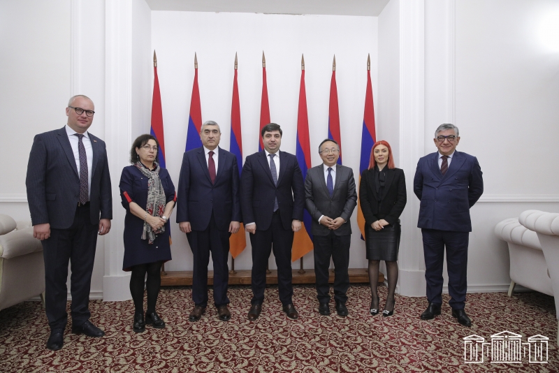 Տարածաշրջանային և եվրասիական ինտեգրման հարցերի մշտական հանձնաժողովի անդամները հանդիպել են Չինաստանի դեսպանի հետ