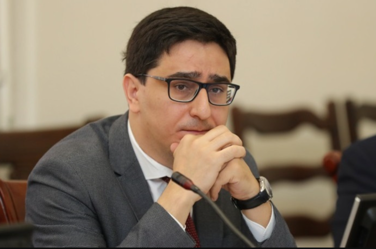 Հայաստանի և Ադրբեջանի միջև հավասարության նշաններ դնելու ադրբեջանական փորձերն անլուրջ են և ցինիկ․ Եղիշե Կիրակոսյան
