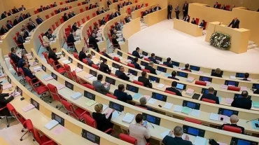 Վրաստանի խորհրդարանում նիստի մեկնարկից առաջ ծեծկռտուք է տեղի ունեցել պատգամավորների միջև