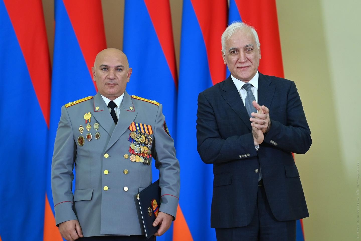 Հակակոռուպցիոն կոմիտեի նախագահի երկու տեղակալներին Հանրապետության տոնի առթիվ շնորհվել են բարձրագույն դասային աստիճաններ