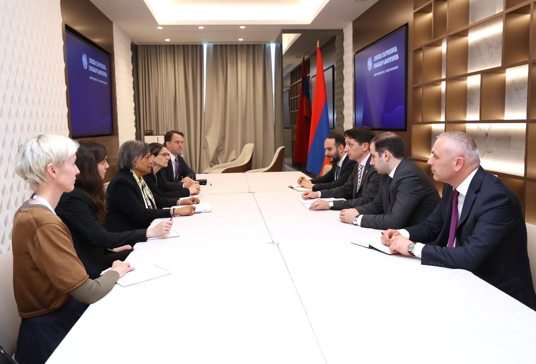 ՎԶԵԲ տարեկան հանդիպում․ Վահե Հովհաննիսյանը հանդիպում է անցկացրել ԱՄՆ պատվիրակության հետ