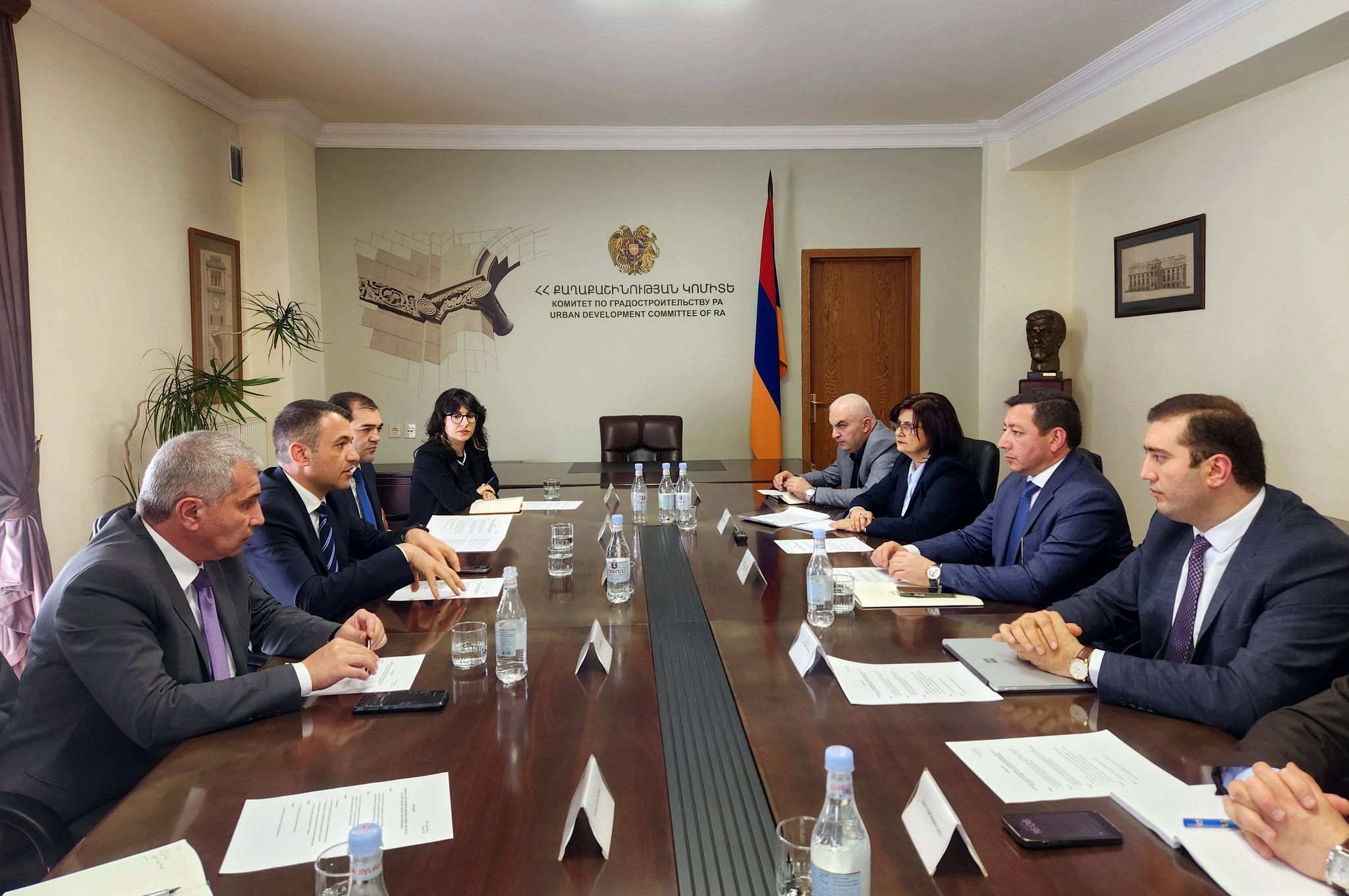 Քաղաքաշինության կոմիտեում քննարկվել են քաղաքաշինության ոլորտի թվայնացմանը վերաբերող հարցեր