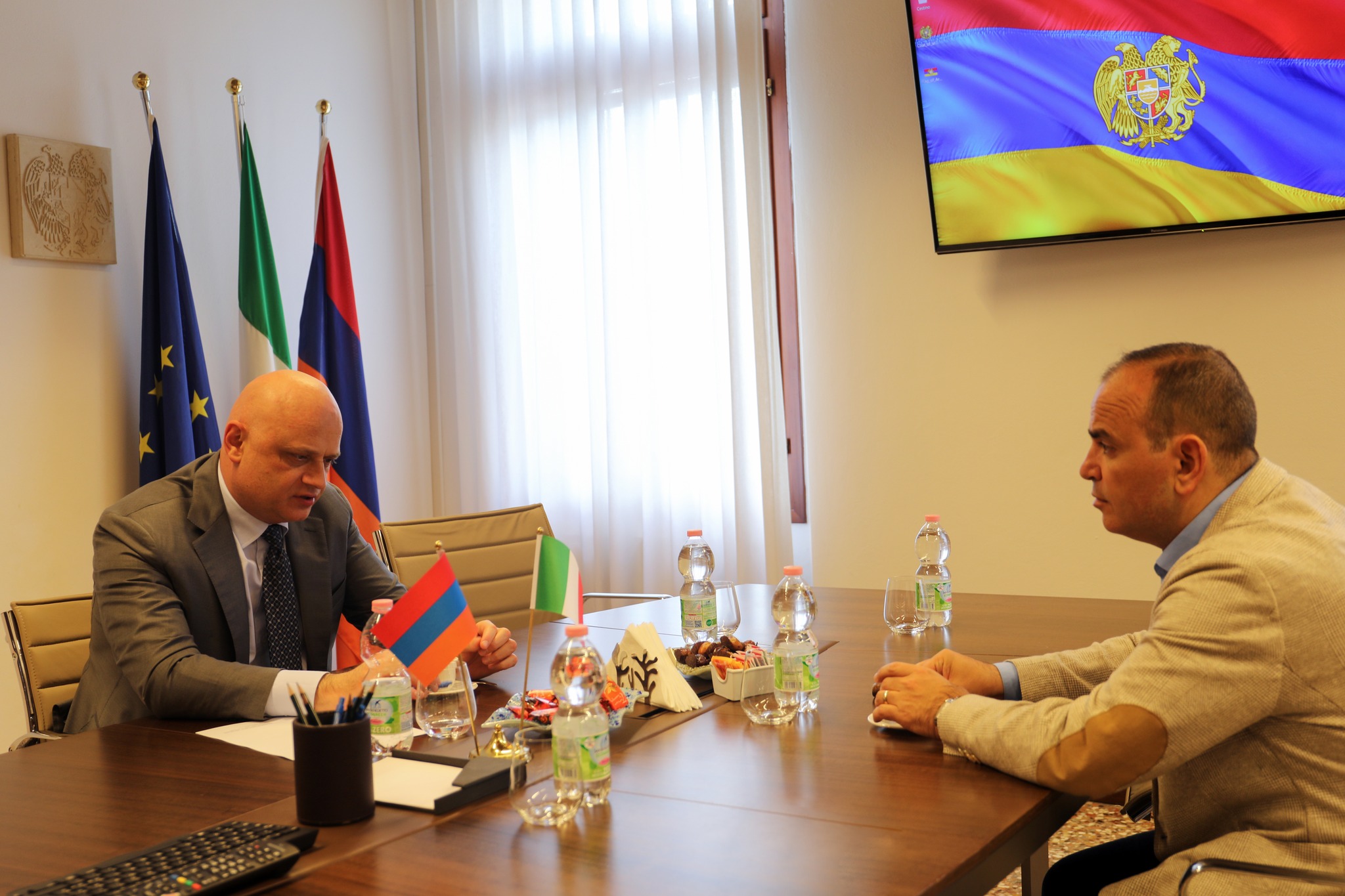 Զարեհ Սինանյանը հյուպատոս Գագիկ Սարուխանյանի հետ քննարկել է հայրենիքին և սփյուռքին վերաբերող հարցեր