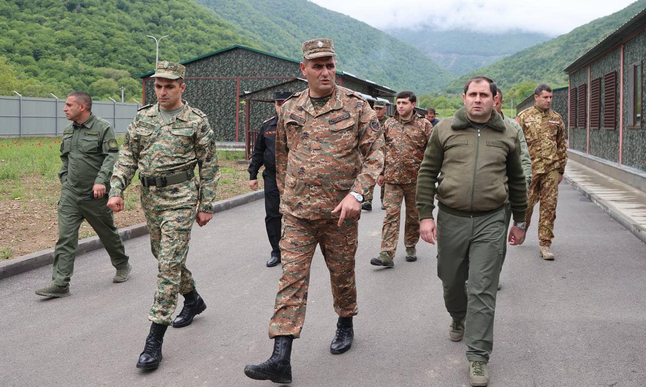 Սուրեն Պապիկյանը այցելել է մարտական հերթապահություն իրականացնող գումարտակներից մեկի մշտական տեղակայման վայր