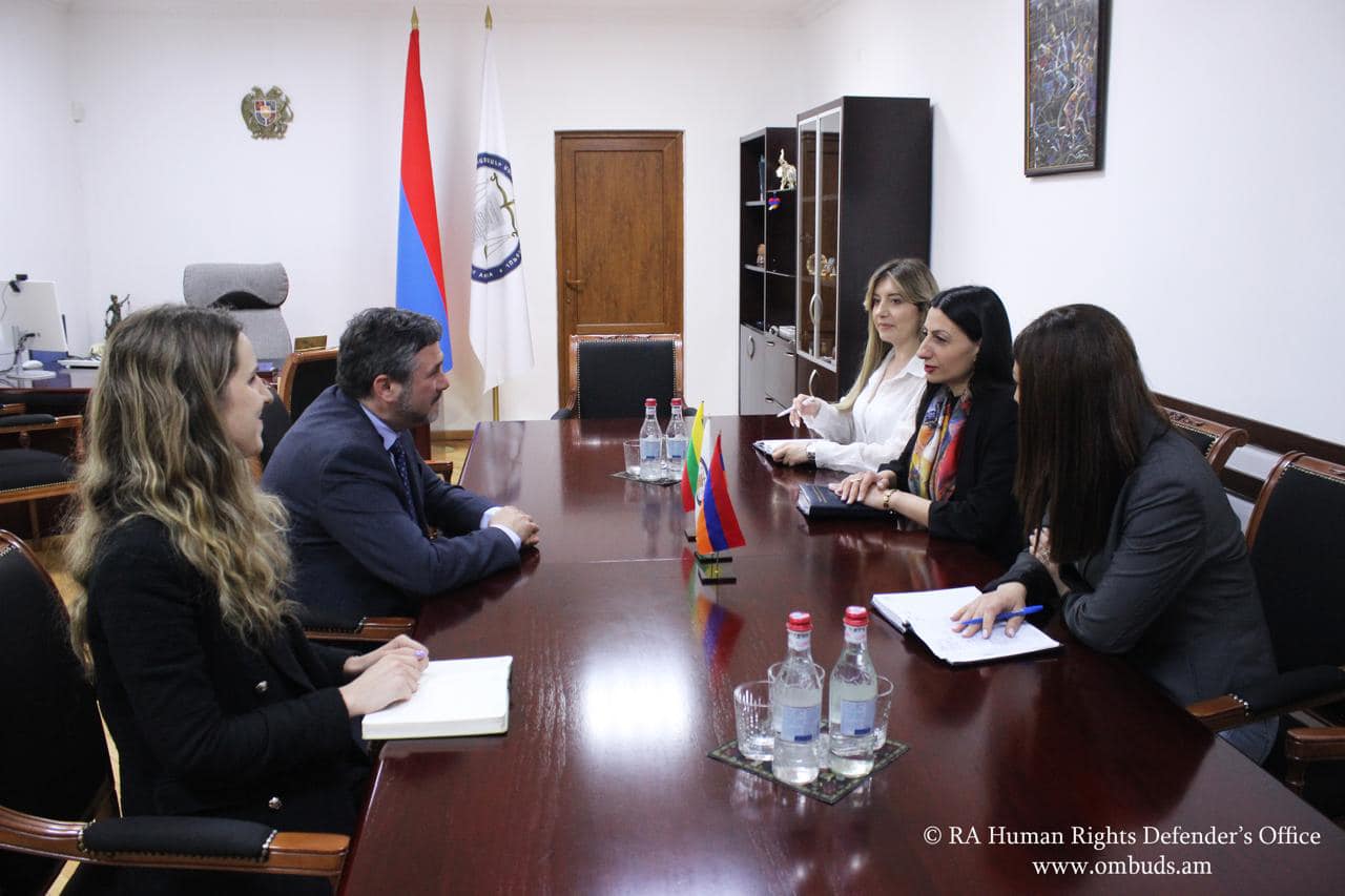 Մարդու իրավունքների պաշտպանն ընդունել է Լիտվայի դեսպանին 