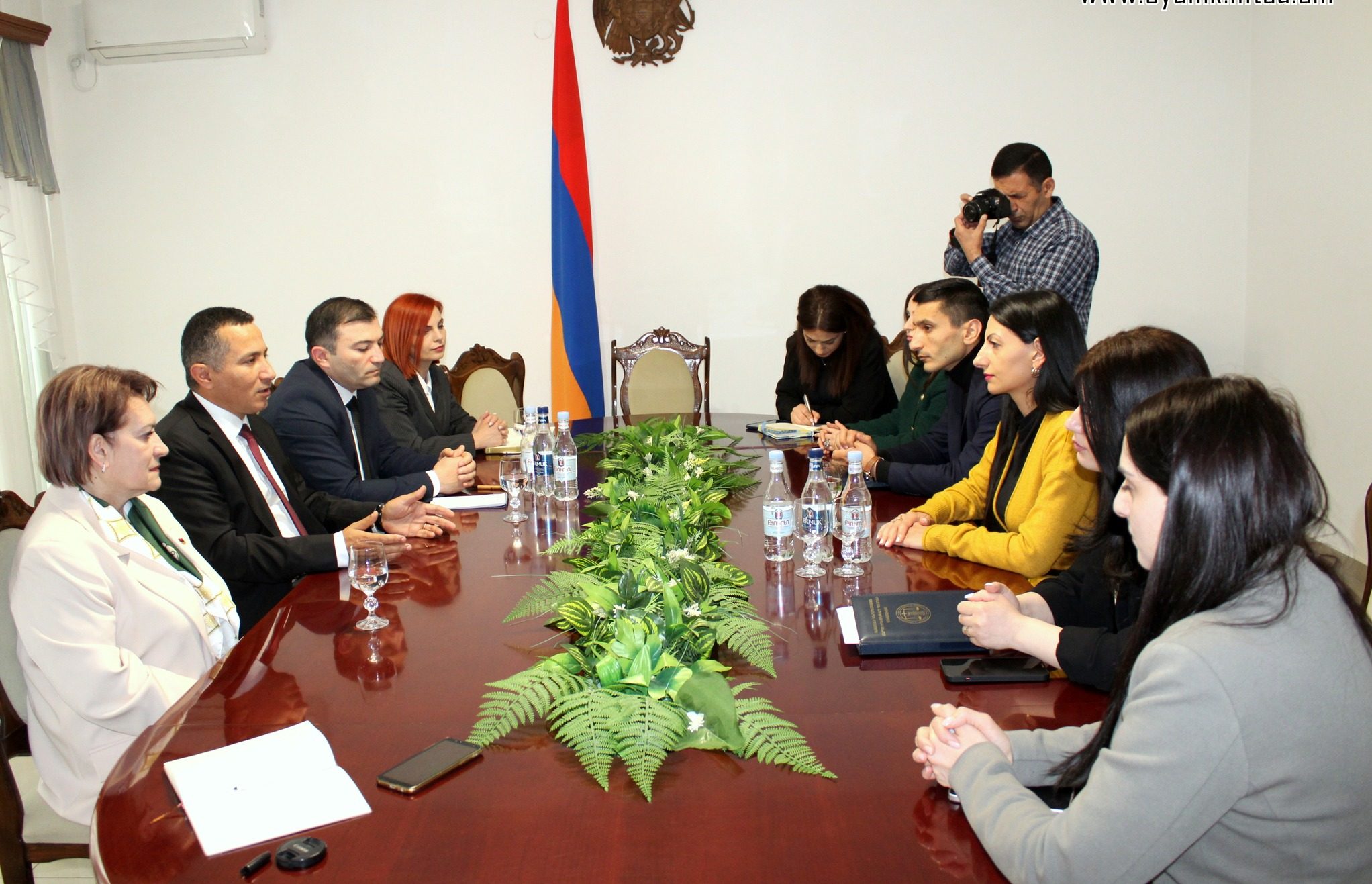 Մարդու իրավունքների պաշտպանը հանդիպել է Սյունիքի մարզպետի հետ