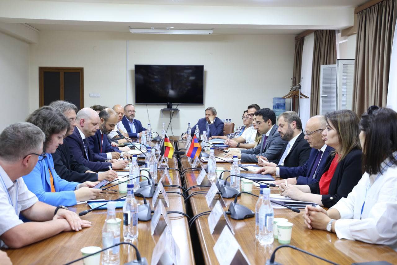 Գերմանական պատվիրակության հետ հանդիպմանը Գևորգ Պապոյանը կարևորել է Հայաստանի և Գերմանիայի առևտրաշրջանառության ծավալների աճը