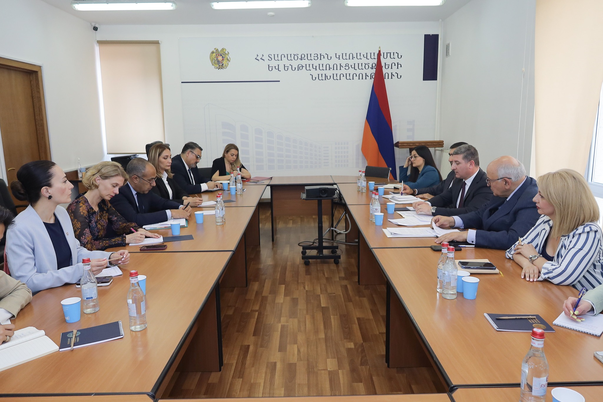 Գնել Սանոսյանն ընդունել է Համաշխարհային բանկի պատվիրակությանը