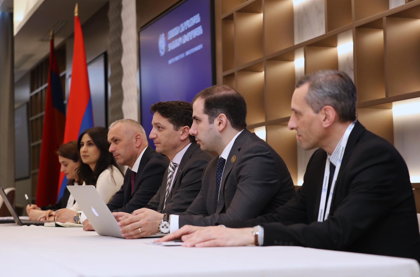 Շարունակվում է Երևանում անցկացվող ՎԶԵԲ 33-րդ տարեկան հանդիպումը և գործարար համաժողովը