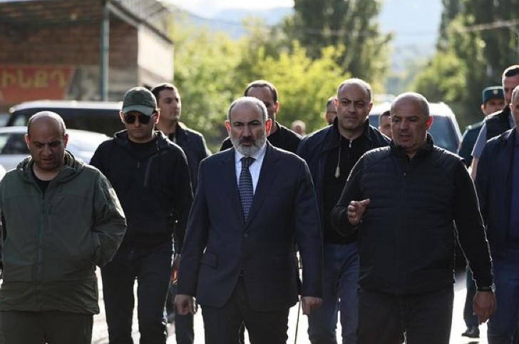 Վարչապետը հեղեղված բնակավայրերում ծանոթացել է ստեղծված իրավիճակին