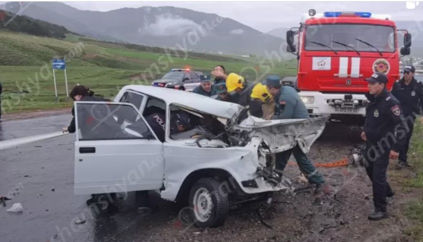 Արագածոտնի մարզում բախվել են ՎԱԶ 2107-ն ու Renault բեռնատարը․ կա 1 զոհ, 3 վիրավոր