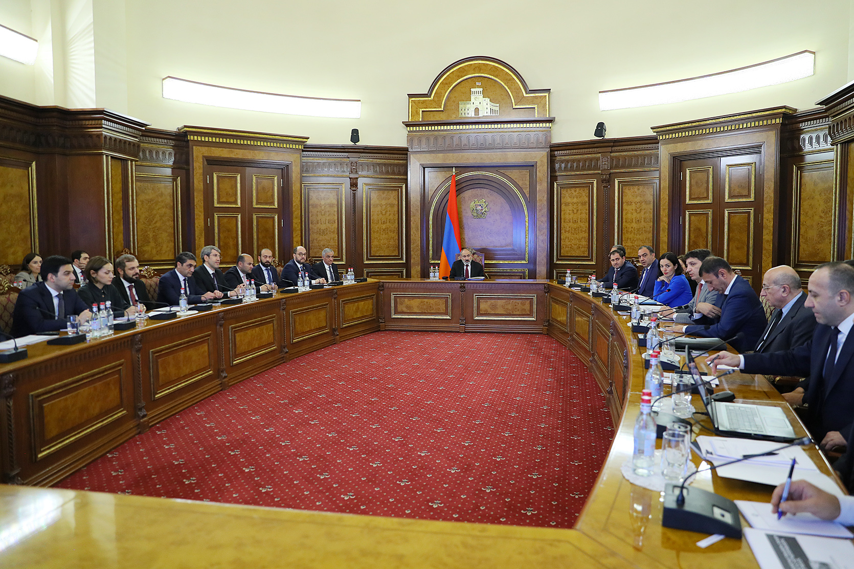 Վարչապետի գլխավորությամբ շարունակվել են 2025-2027 թթ. Միջնաժամկետ ծախսային ծրագրի նախագծի շուրջ քննարկումները
