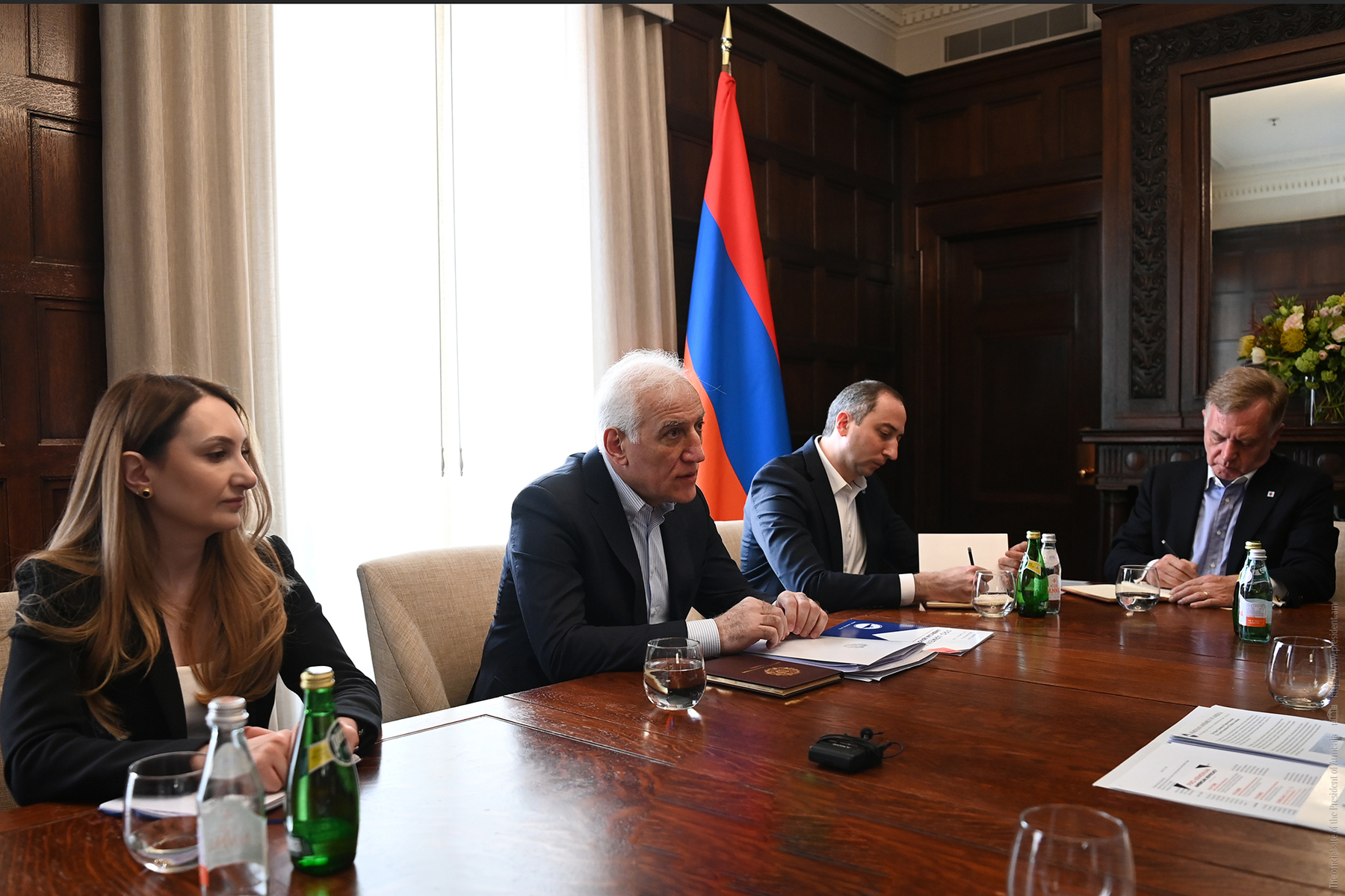 Նախագահ Վահագն Խաչատուրյանը հանդիպում է ունեցել Ամերիկայի հայկական համագումարի ներկայացուցիչների հետ