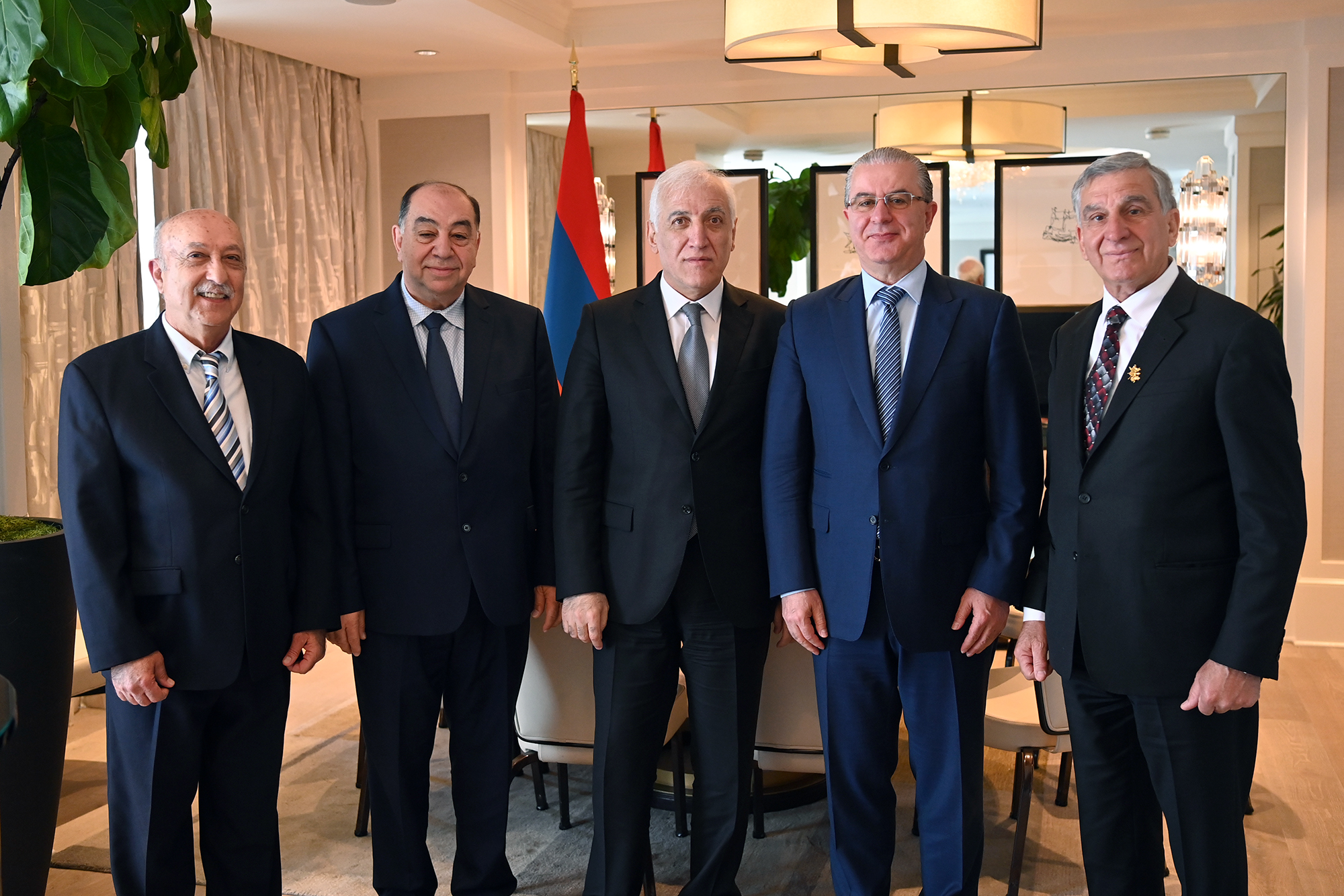 Նախագահն ընդունել է Սոցիալ-դեմոկրատ Հնչակյան կուսակցության վարչության անդամներին