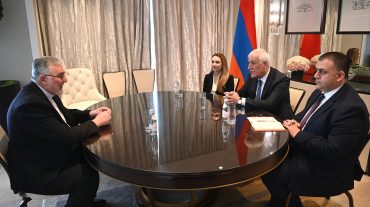 Վահագն Խաչատուրյանը հանդիպել է Կաթոլիկ թեմի առաջնորդ Միքայել եպիսկոպոս Մուրադյանի հետ