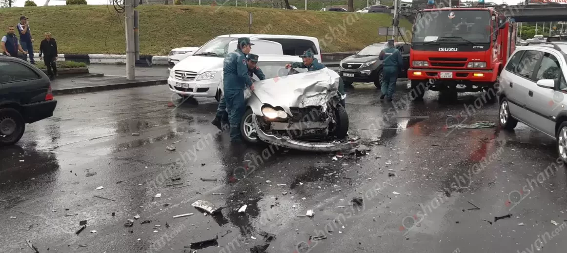 Երևանում բախվել են 2 «Mercedes»-ներն ու «Opel»-ը. կա 1 զոհ, 2 վիրավոր