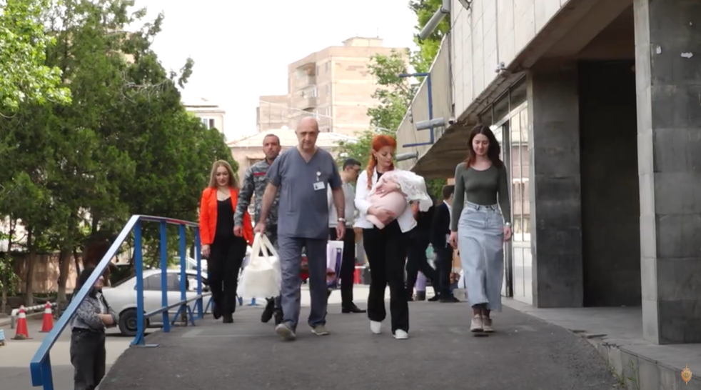 Եկեղեցու այգում թողնված նորածնի մայրը հայտնաբերվել է. երեխան տեղափոխվել է մանկատուն