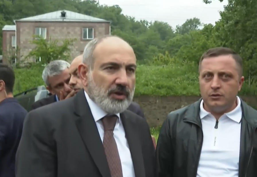 Փաշինյանը ծանոթացել է Կիրանցի նոր կառուցվող ճանապարհի եւ Կիրանց-Աճարկուտ գործող ճանապարհի հիմնանորոգման աշխատանքներին